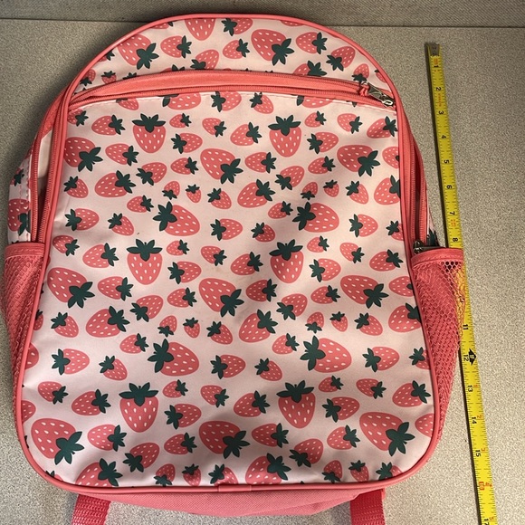 Strawberry backpack - Picture 6 of 7